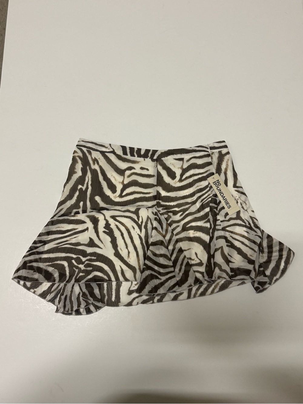 NWT Women’s No Boundaries Asymtrcl Flouncy Skirt Size S 4-6